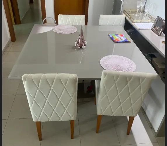 Mesa madeira laqueada