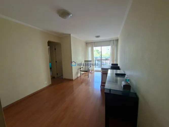 Apartamento à venda na Saúde com 3 quartos e 1 vaga de garagem.