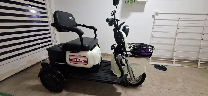Moto / Triciclo elétrico autopropelido<br>* Motor: 500W
