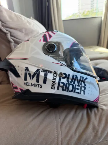 Vendo Capacete MT usado só 5 vezes