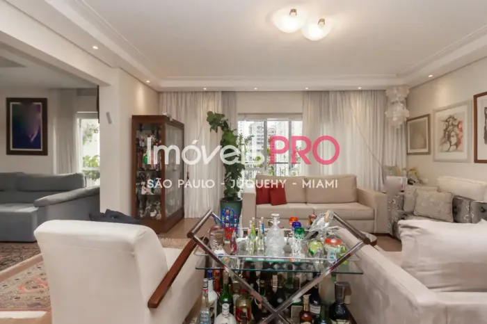 Apto de 158m² com 2 unidades por andar, com 3 dorm sendo 2 suítes e 2 vagas no Moema