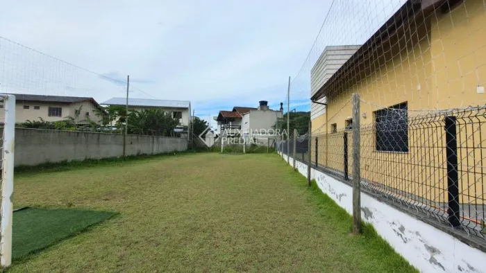 Terreno à venda no Centro da Praia da Pinheira - Excelente localização!