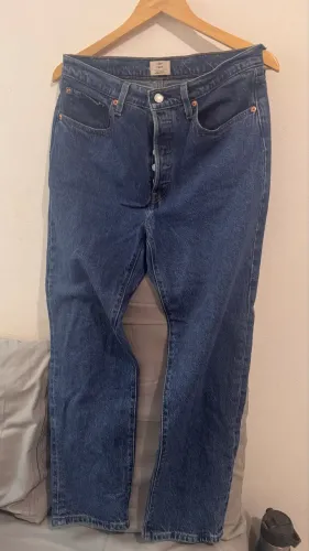 Calça Levis 501 feminina