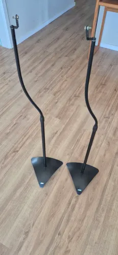 Suporte para caixas de som de home theater 