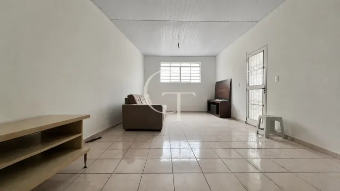 Casa à venda no Centro de Itu com 2 dormitórios | Suíte | Espaço extra reversível