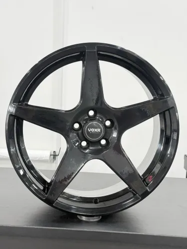 Rodas 18" Voxr Vx36 Trinity