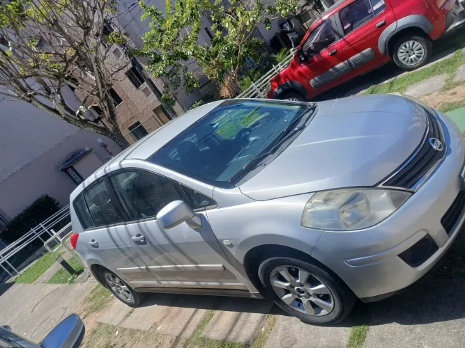 Nissan Tiida S 1.8/1.8 Flex 16V Mec. 2011
