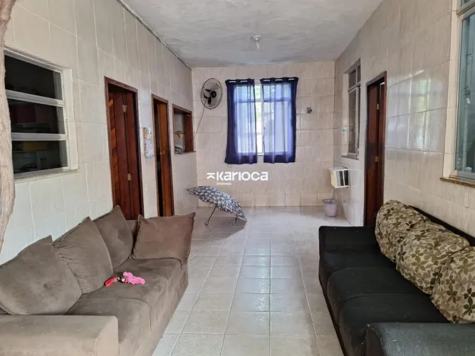 Terreno com 1 Casa + 1 Apartamento + 2 lojas na Taquara excelente para investidores