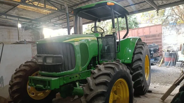 Trator John Deere 6415 Ano 2009
