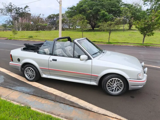Ford Escort XR3 1.8 / 1.6 Conversível 1992