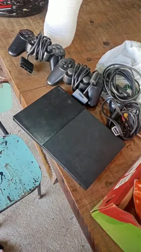 PlayStation 2, com 2 controles 300 pra ir embora hoje, parcelo no cartão