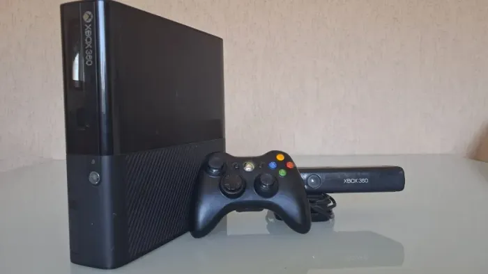 Xbox 360 Super Slim + Kinect + Controle Original - Completo e Funcionando