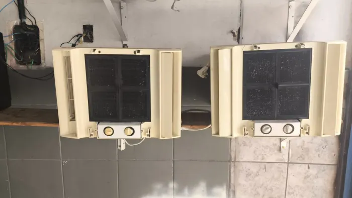 Ar condicionado janela funcionando 7.500 btue perfeitamente só a frente sem a folha 