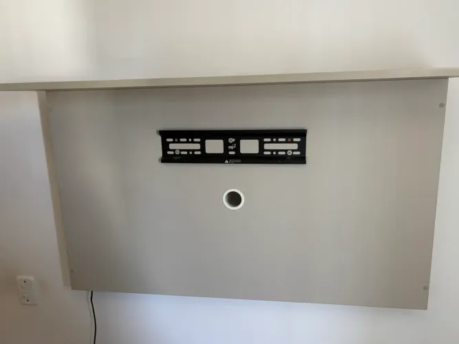 Painel de TV em Madeira Romanzza