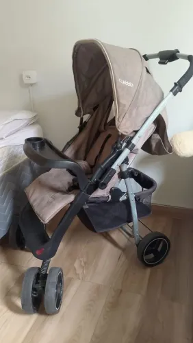 Carrinho de bebê kiddo