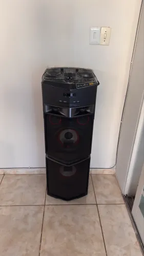 Torre LG 1650 watts RMS