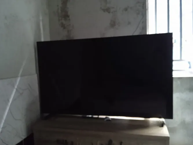 Tv smart Philips 55 polegadas funcionando perfeitamente só que tem um ponto preto nela