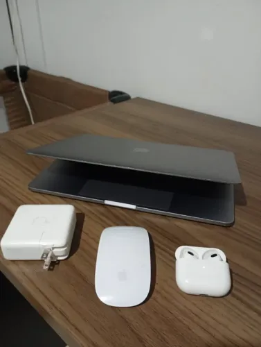 MACBOOK PRO A1708 SILVER / TELA RETINA 13.3 / CPU I7 / RAM 16GB / SSD 512GB (MADE IN USA)