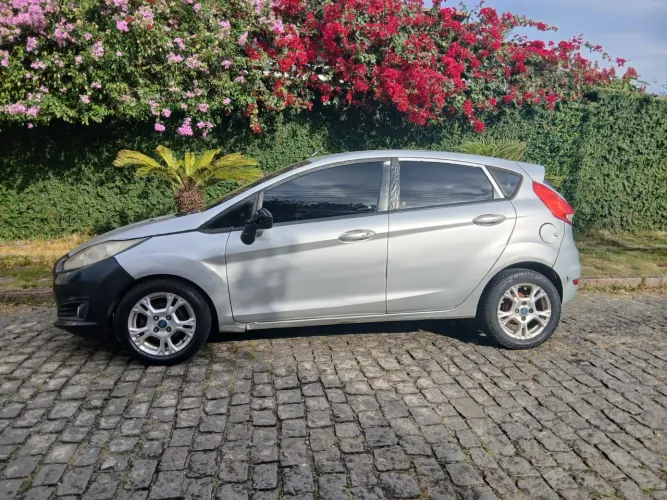 Ford Fiesta 1.5 16V Flex Mec. 5P 2014