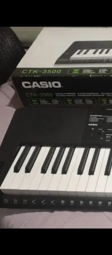 Teclado usado poucas vezes 