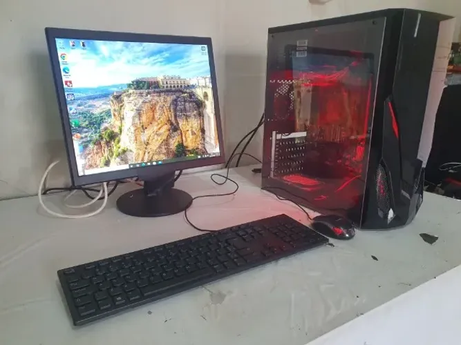 Gabinete CPU Gamer RedDragon / FX 8350 Octa-Core / 12GB RAM / 500GB   R$ = 849,00