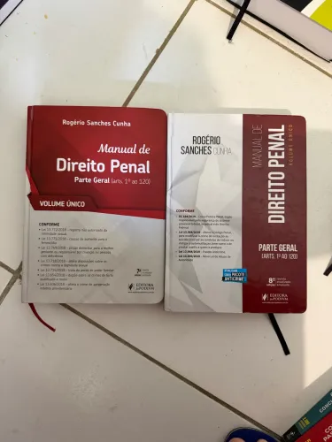 Processo penal e Livros de Direito