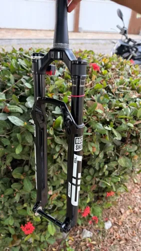 Suspensão Rockshox Sid ultimate flight attendant