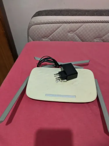 Combo Wi-Fi: Roteador TP-Link Archer C5 Gigabit + Adaptador USB Intelbras