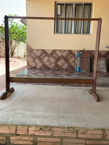 ARARA DE ROUPA