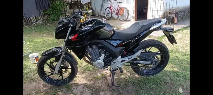 Vendo CB TWISTER em estado de nova quitada e selada 