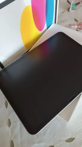 Vendo iPad10/2022, 64 GB, Cor Prata, Acompanha carregador original e embalagem
