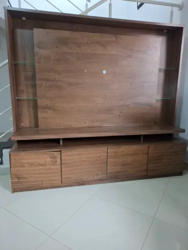 Estante pra TV 1.80 por 1.80 de altura. 