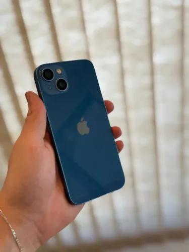 iPhone 13 com 128gb de memória + carregador original e 2 capinhas 