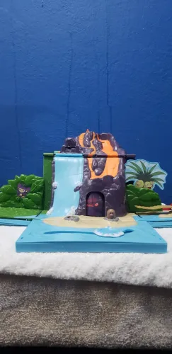 Mochila Maleta Pokémon Carry Case Volcano Playset - Oficial