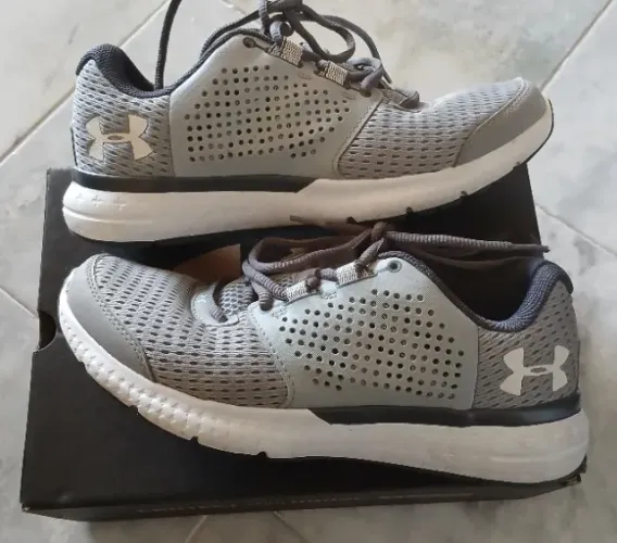 Tenis Under Armour Altitude 37 Cinza