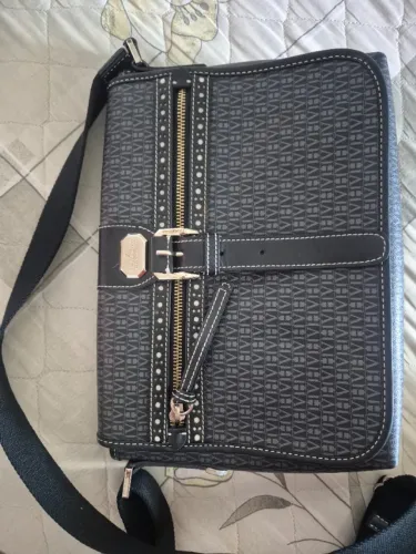 Vendo bolsa transversal Vitor Hugo
