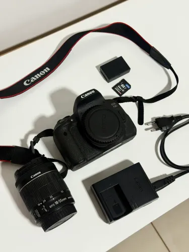 Kit Canon EOS 750D (T6i) + LENTE 18-55mm + Acessórios - Seminovo