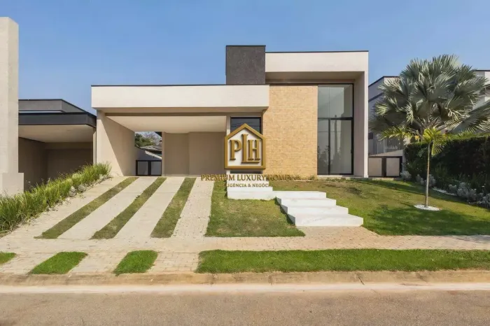 Casa Térrea de Alto Padrão à Venda no Condomínio Figueira Garden | Atibaia/SP | 3 Suítes |