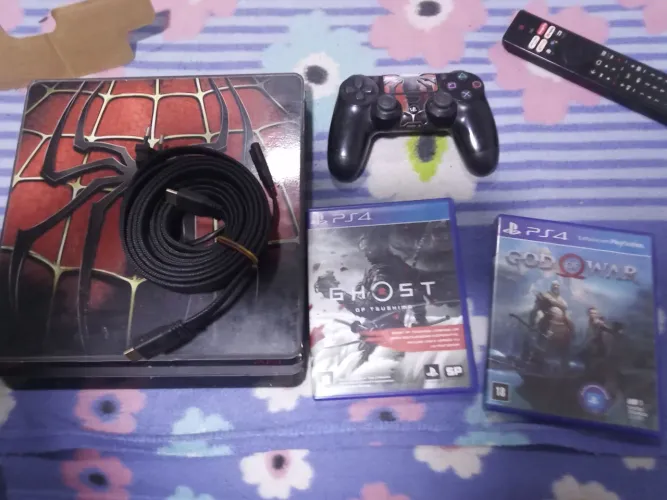 ps4 slim com pequeno problema simples de resolver 1 controle original e 7 jogos