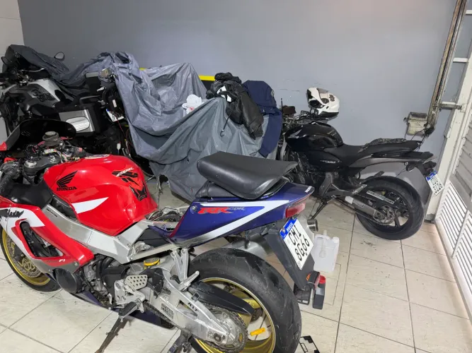 CB 600 Hornet com ABS