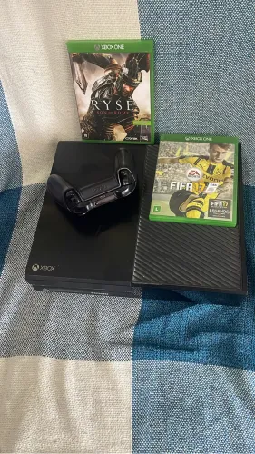 VENDO XBOX ONE 500 GB COM 2 jogos