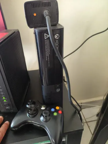 Vendo Xbox 360 top 550 chama pra combinar