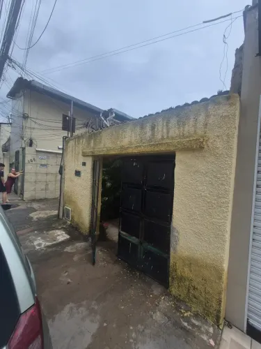 Casa em excelente localização, vizinho a igreja de Nazaré do Montese!
