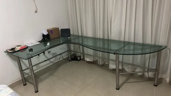 Mesa escritório de vidro + inox