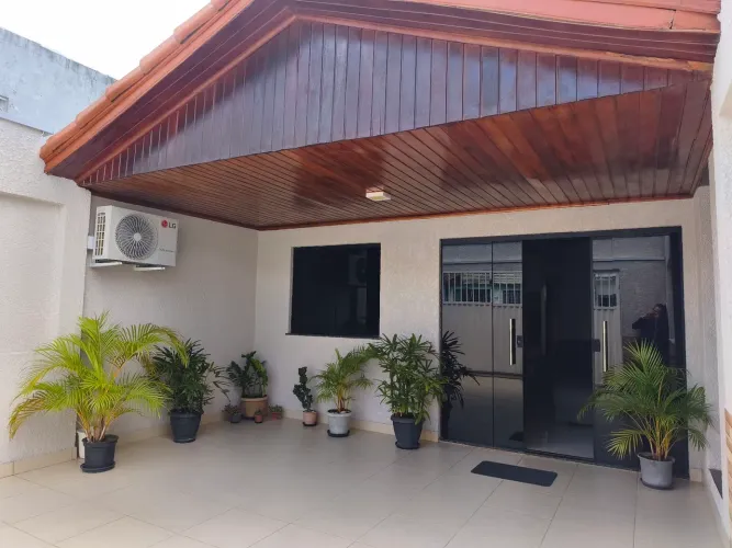 CASA À VENDA - BAIRRO GUSMÃO
