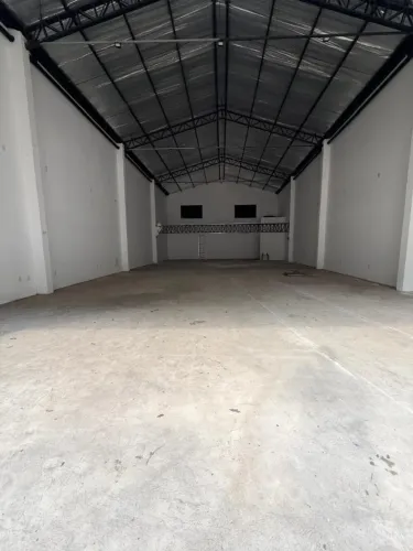 Galpão na Pedro Alvares Cabral, medindo 10X22 Px a Av. Rodolfo Chermont