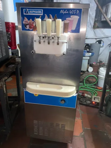 Máquina de sorvete Alpha 403.