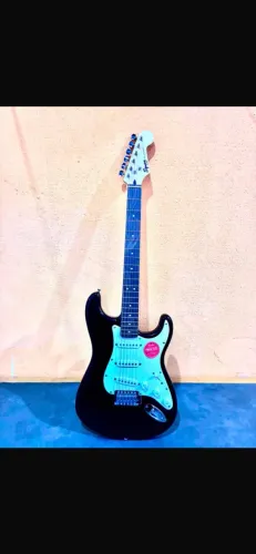 Guitarra fender