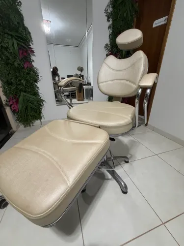 Poltrona Maca cadeira estética reclinável