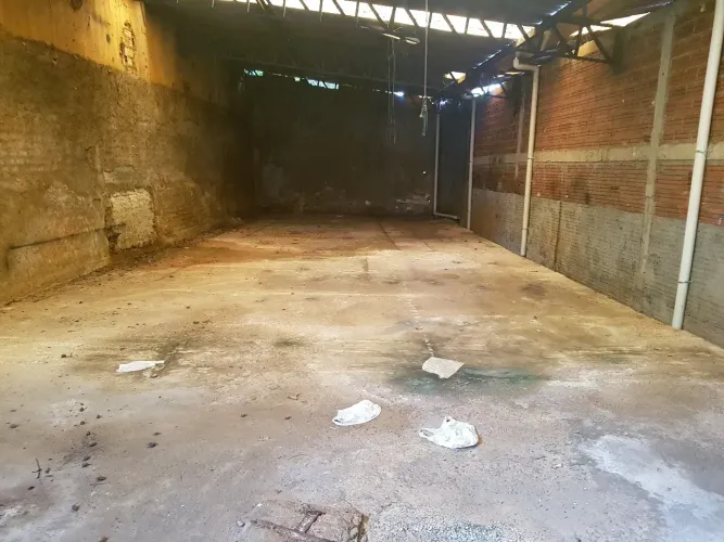 Galpão/Depósito/Armazém para aluguel possui 852 metros quadrados